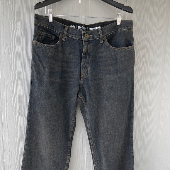 Urban Pipeline Men's Regular Fit Jeans Size 36x32 Dark Wash - Picture 2 of 7